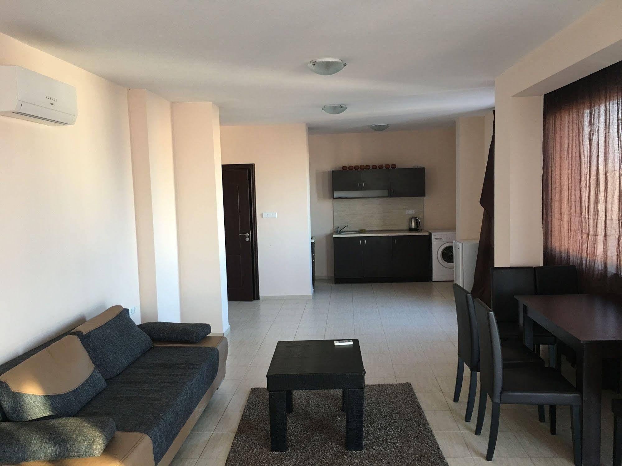 Ferienwohnung Arizona Del Mar Pomorie Exterior foto