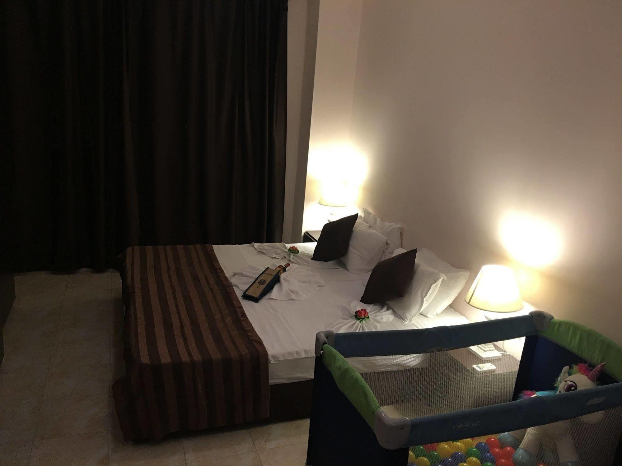 Ferienwohnung Arizona Del Mar Pomorie Exterior foto